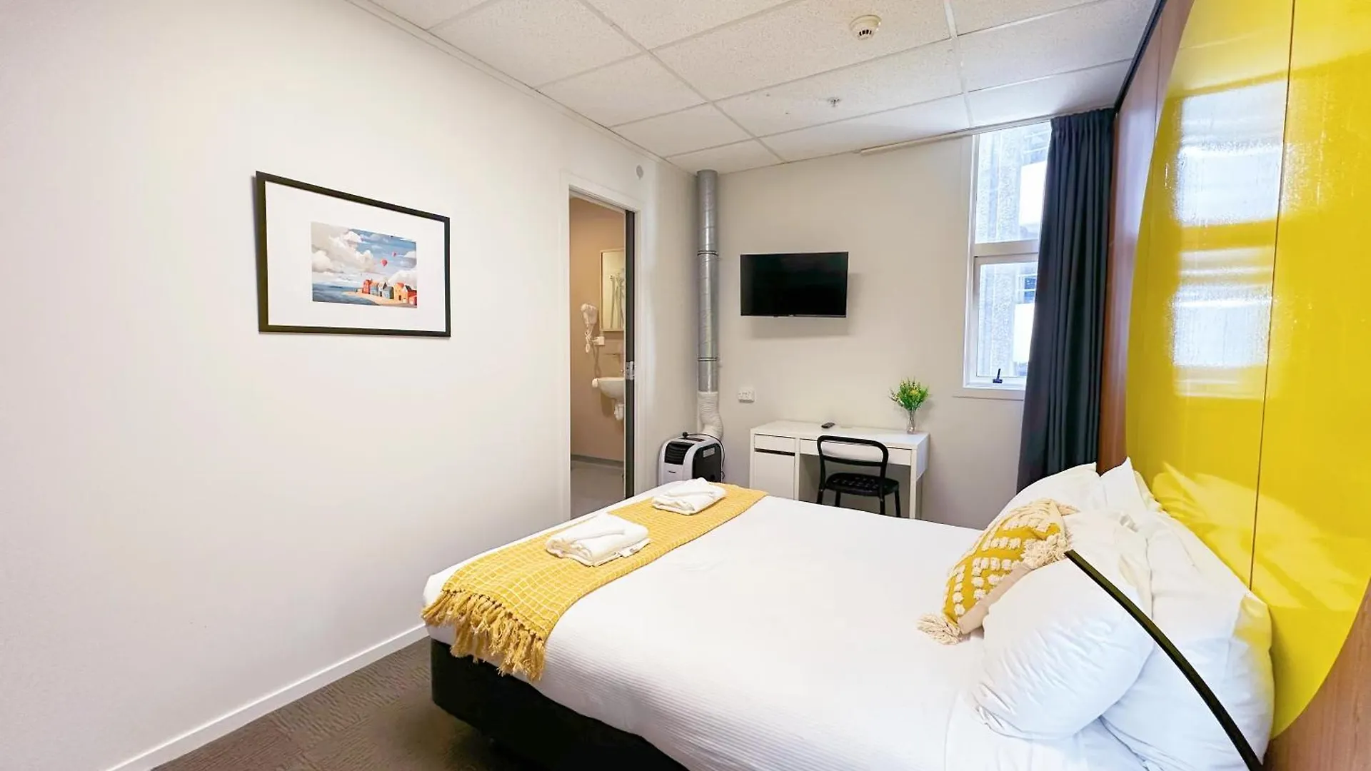 Wellington Hotel 0*,